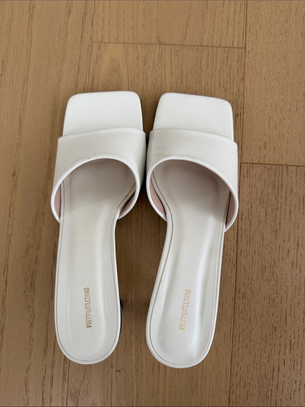 PrettyLittleThing White Square Toe Mid Heel Mules - Picture 3 of 4